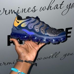 Nike vapor max plus women’s size 10 mens size 8.5